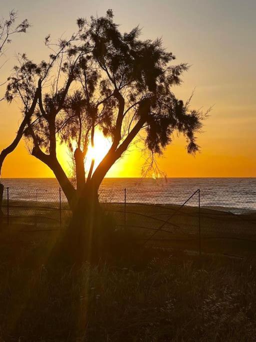 Lambou Beach Sunset Soroni Exterior photo