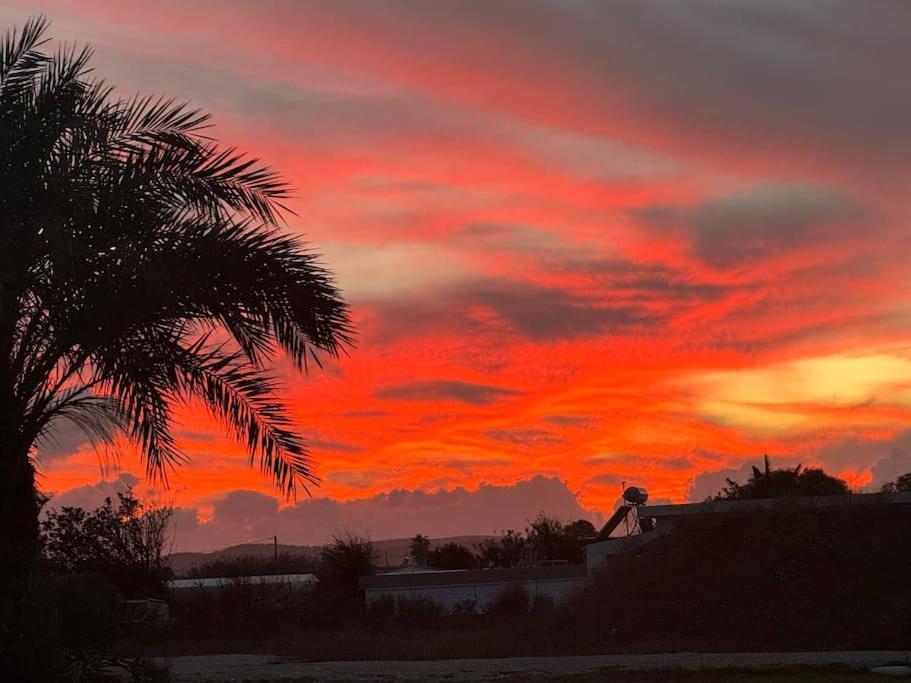 Lambou Beach Sunset Soroni Exterior photo