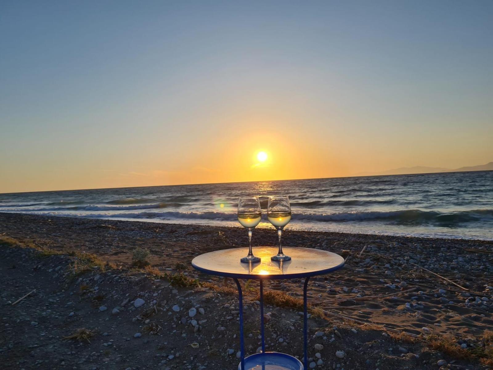 Lambou Beach Sunset Soroni Exterior photo